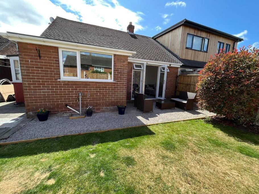 Idyllic Bungalow, Ideal Location In West Lancashire 버스코프 외부 사진